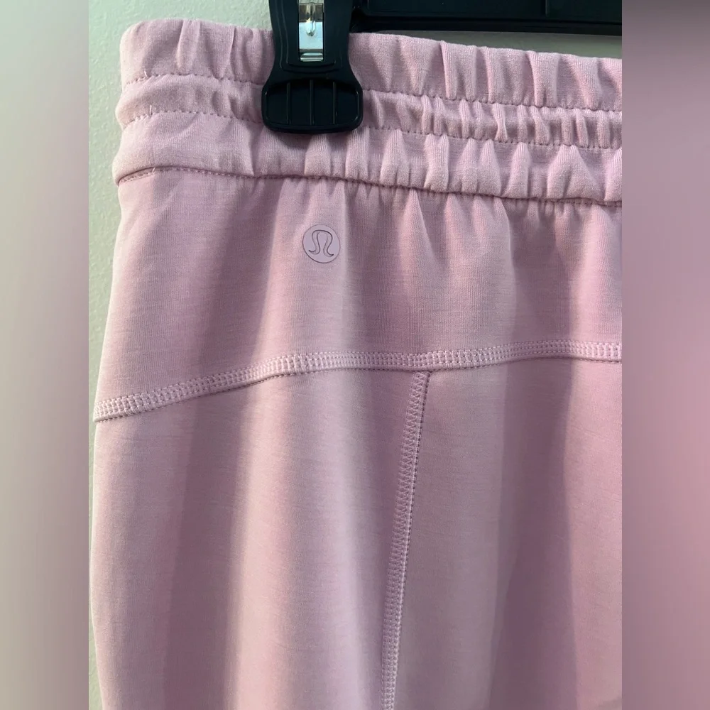 NWOT LULULEMON Softstreme High Rise Pants Size 10, Pink - Picture 3 of 6